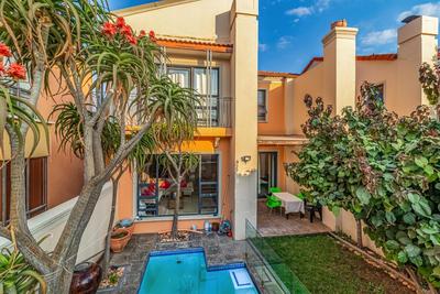 Townhouse For Sale in Bedford Gardens, Bedfordview